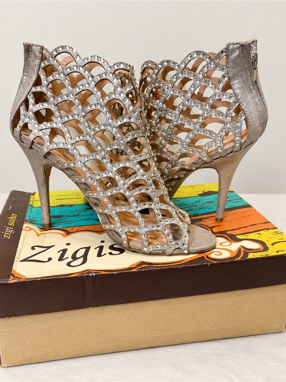 Zigi Soho Silver Rhinestone Cage Peep Toe Heels Size 8